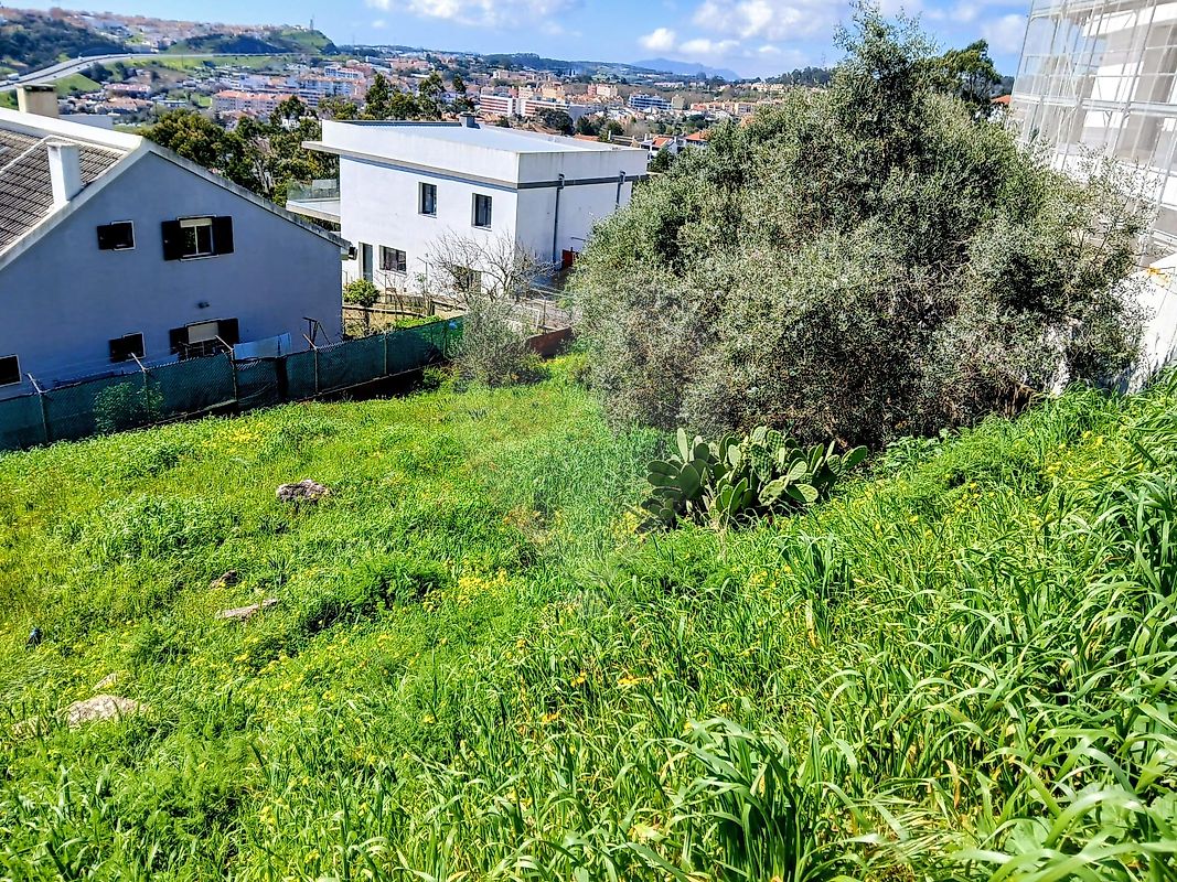 Terreno à venda em Odivelas
