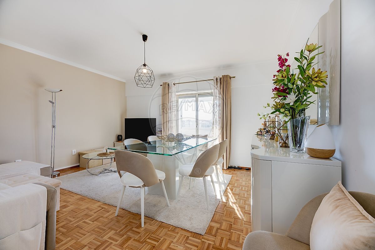 Apartamento T3 à venda em Loures