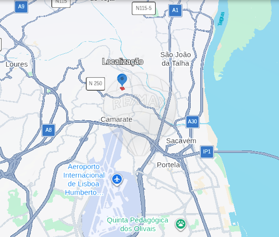 Terreno à venda em Loures