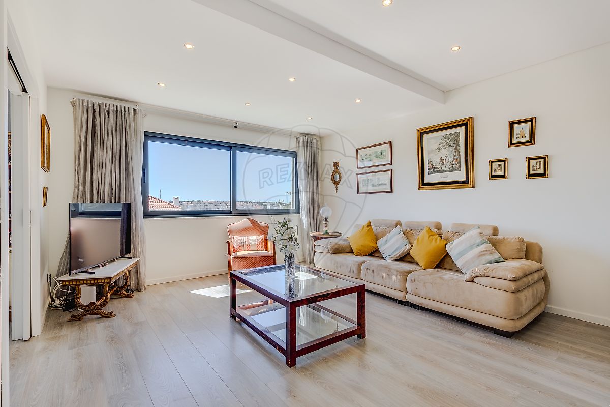 Apartamento T3 à venda em Almada