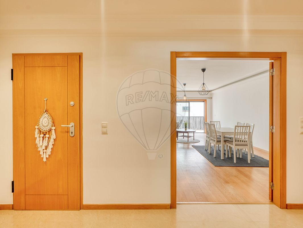 Apartamento T3 em Carnaxide e Queijas 3