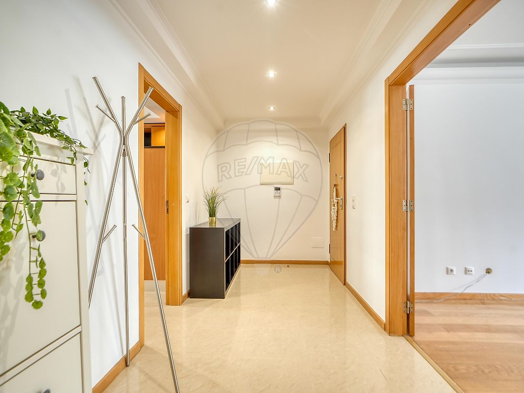 Apartamento T3 em Carnaxide e Queijas 1