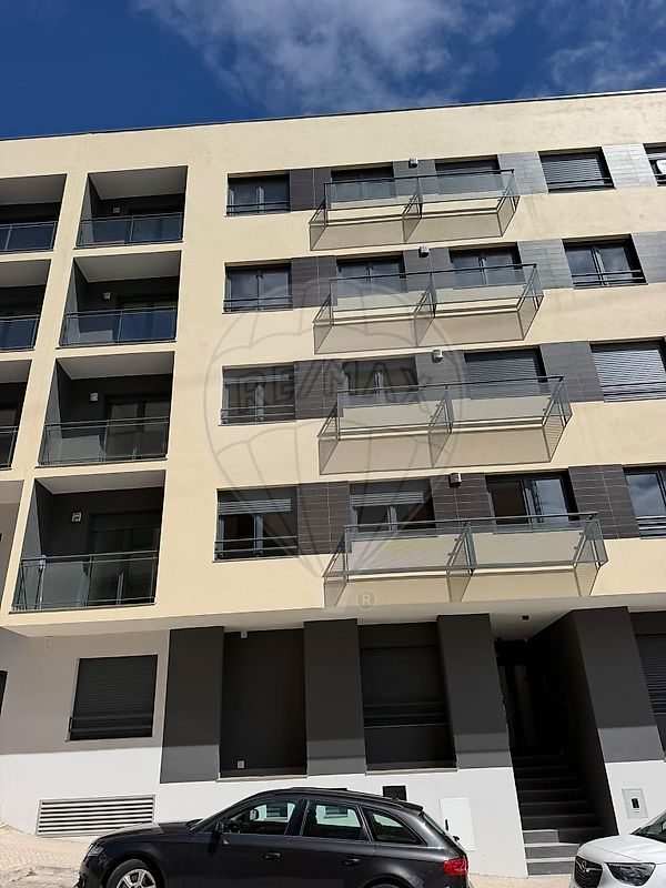Garagem - Santo António dos Cavaleiros e Frielas, Loures, Lisboa
