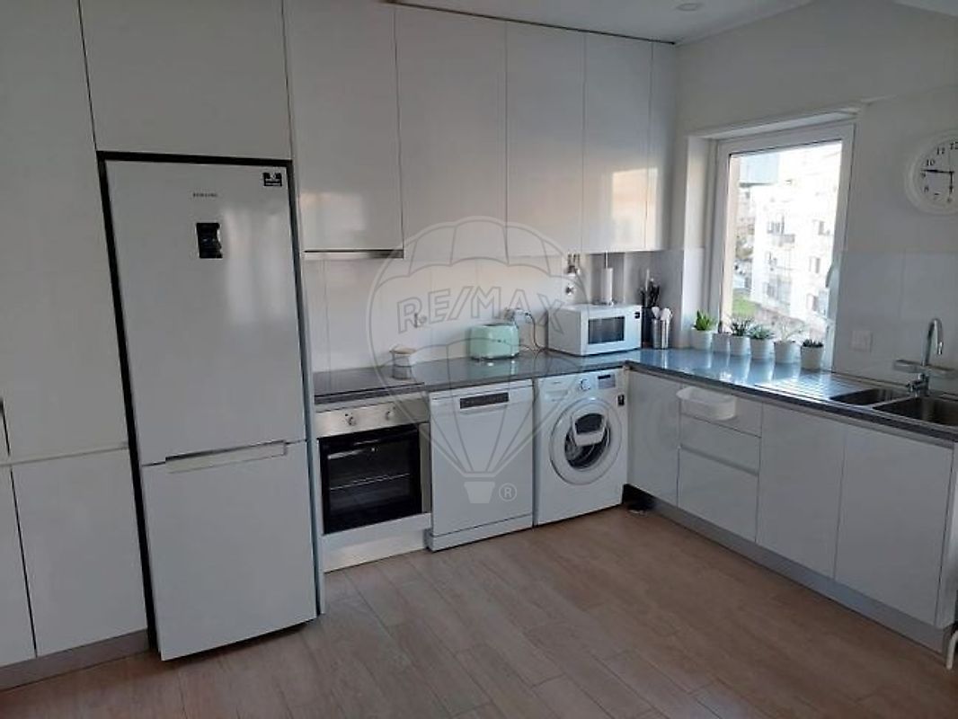 Apartamento T3 à venda em Loures