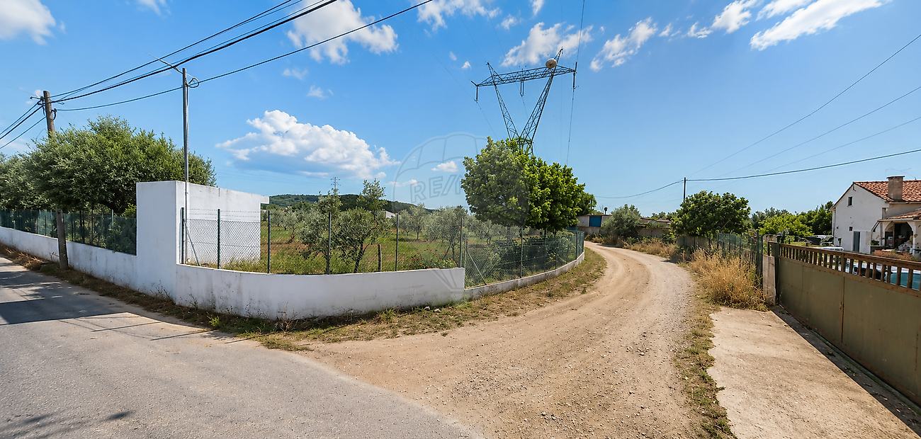 Terreno à venda em Loures