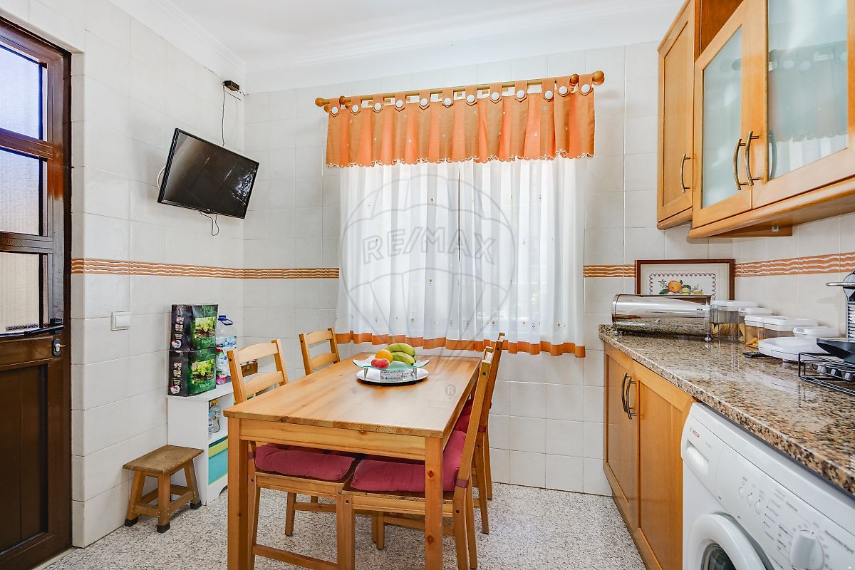 Moradia T4 à venda em Carnaxide e Queijas, Oeiras — foto 17
