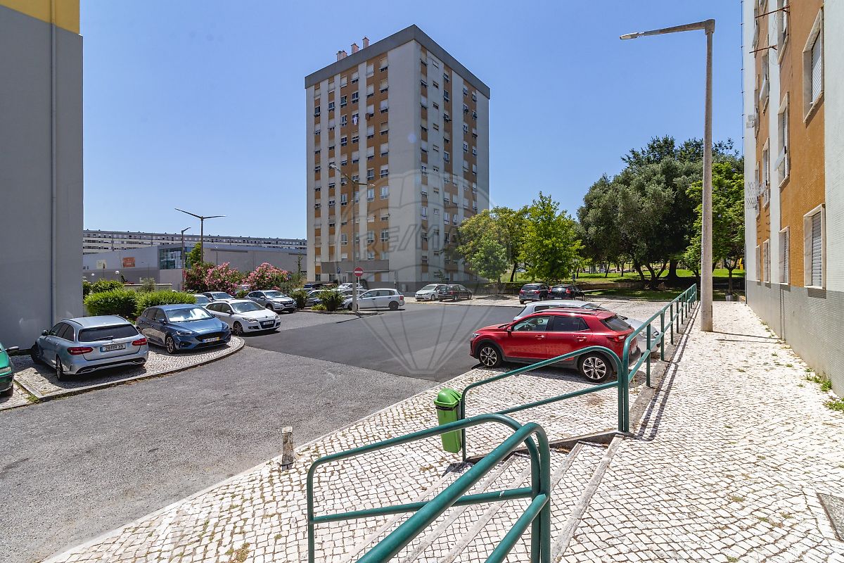 Apartamento T2 à venda em Loures