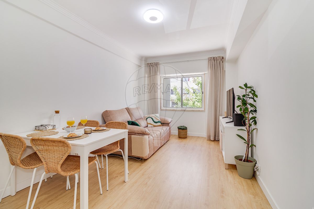 Apartamento T3 à venda em Amadora