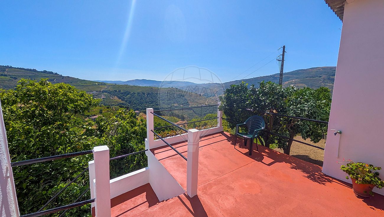 Apartamento T4 à venda em Mesão Frio