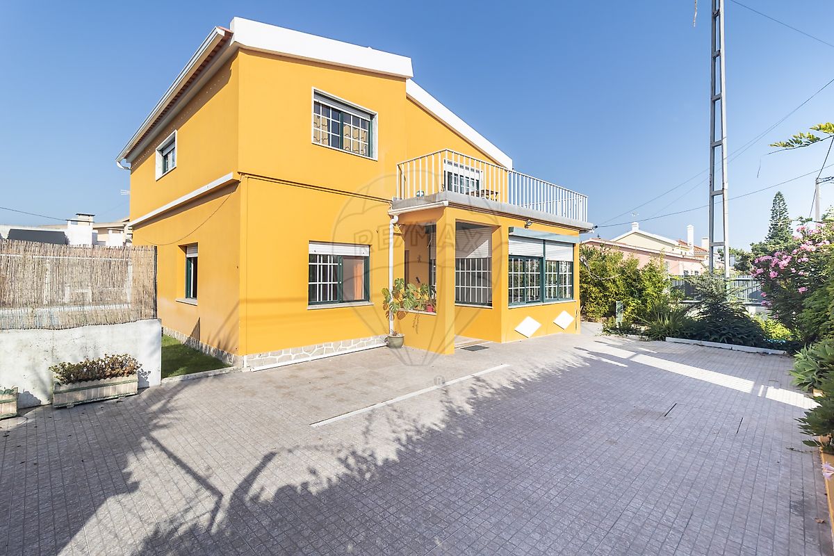 Apartamento T4 à venda em Sesimbra