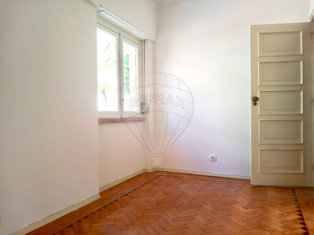 Apartamento T2 para arrendar em Oeiras