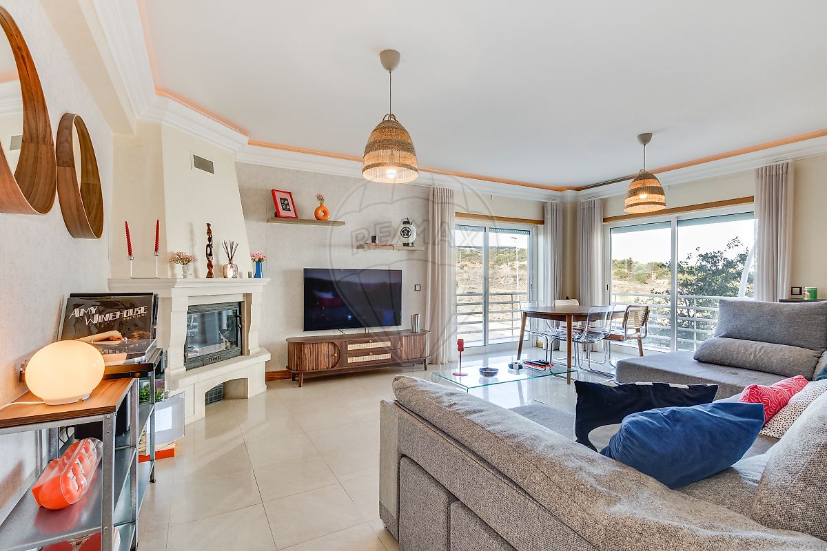 Apartamento T2 à venda em Amadora