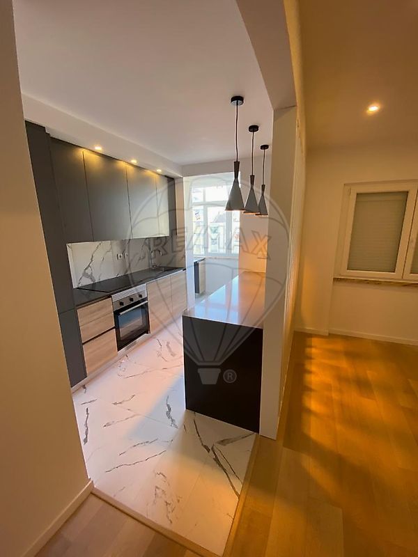 Apartamento T2 à venda em Amadora