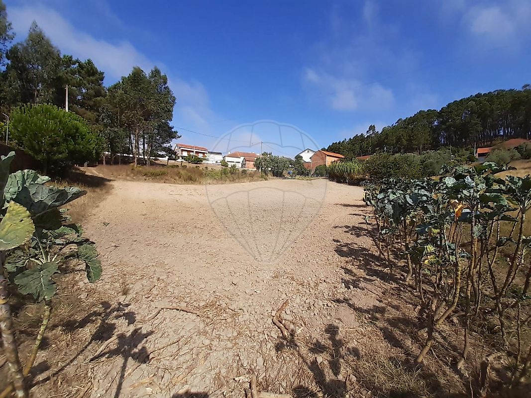 Terreno à venda em Ourém