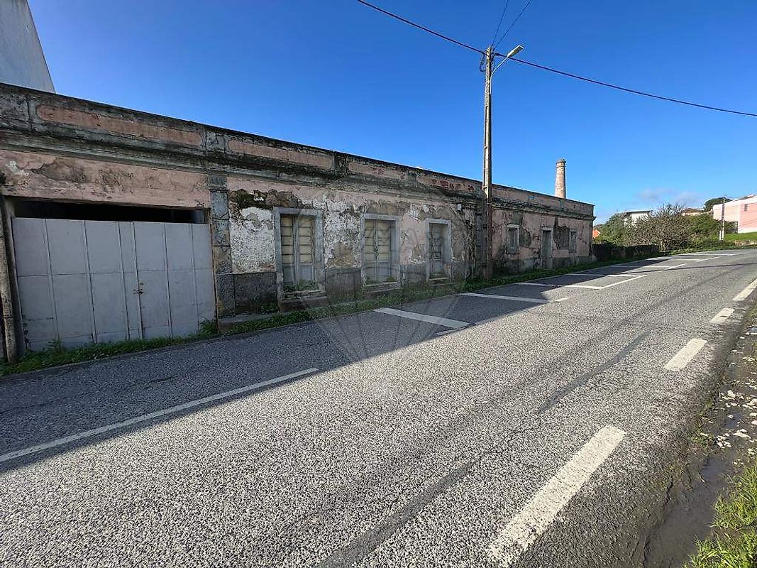 Moradia T8 para venda