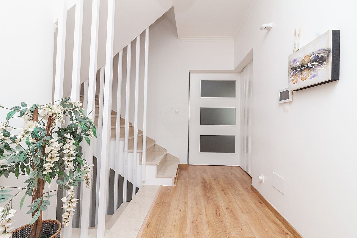 listing 120681028-2045 picture-0