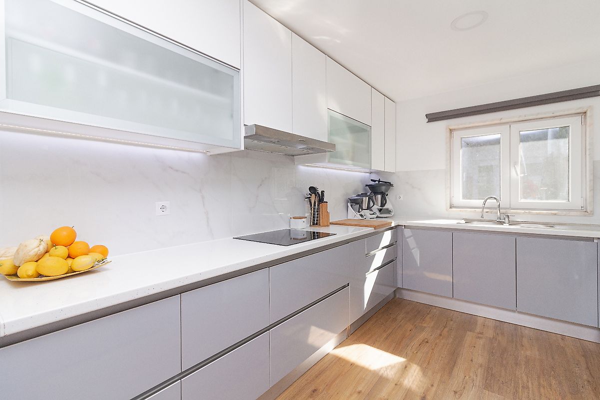 listing 120681028-2045 picture-0