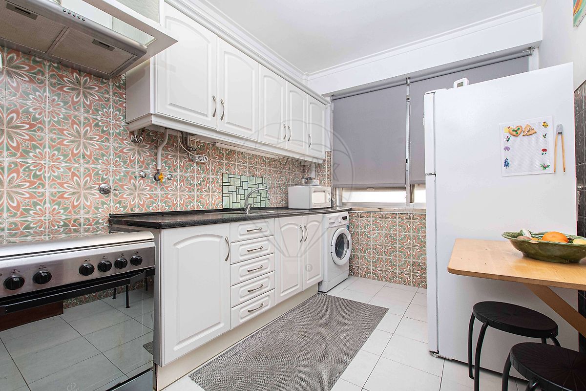 Apartamento T2 à venda em Amadora