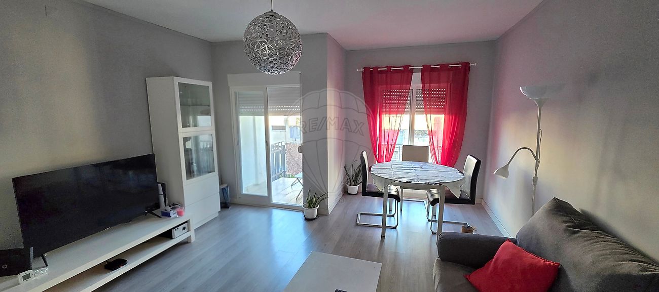 Apartamento T2 - Santo António dos Cavaleiros e Frielas, Loures, Lisboa