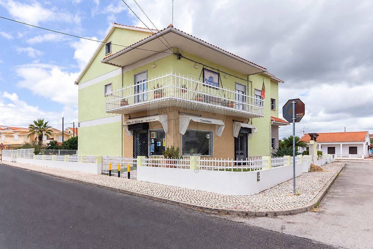 Apartamento T5 à venda em Benavente