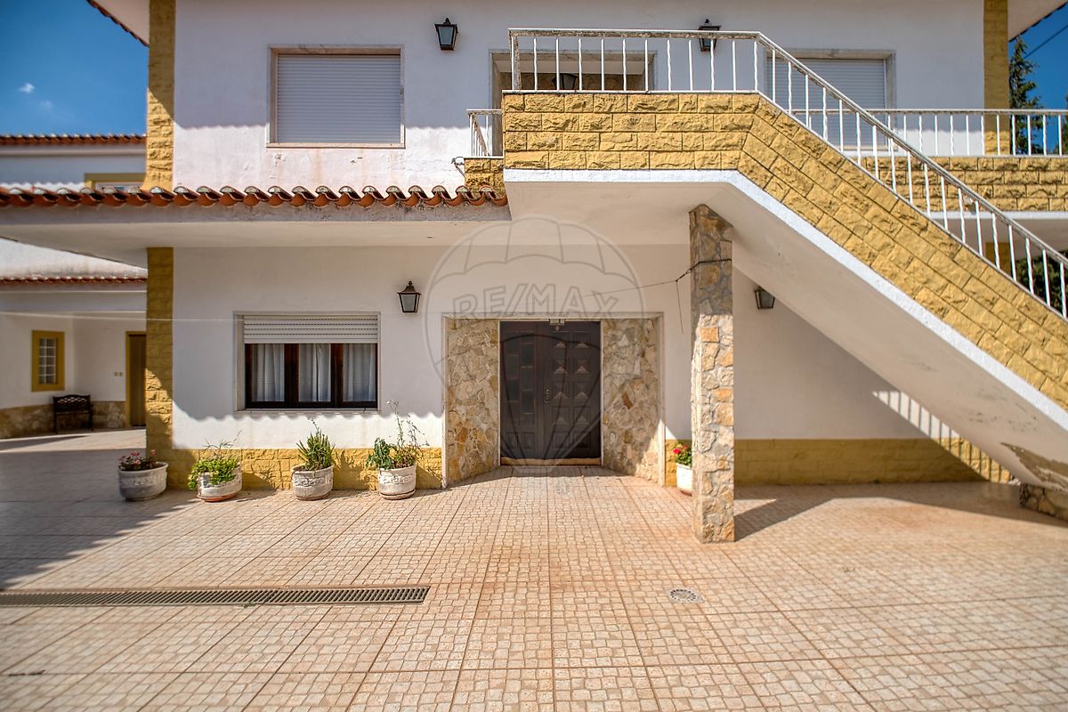 Moradia T4 para venda
