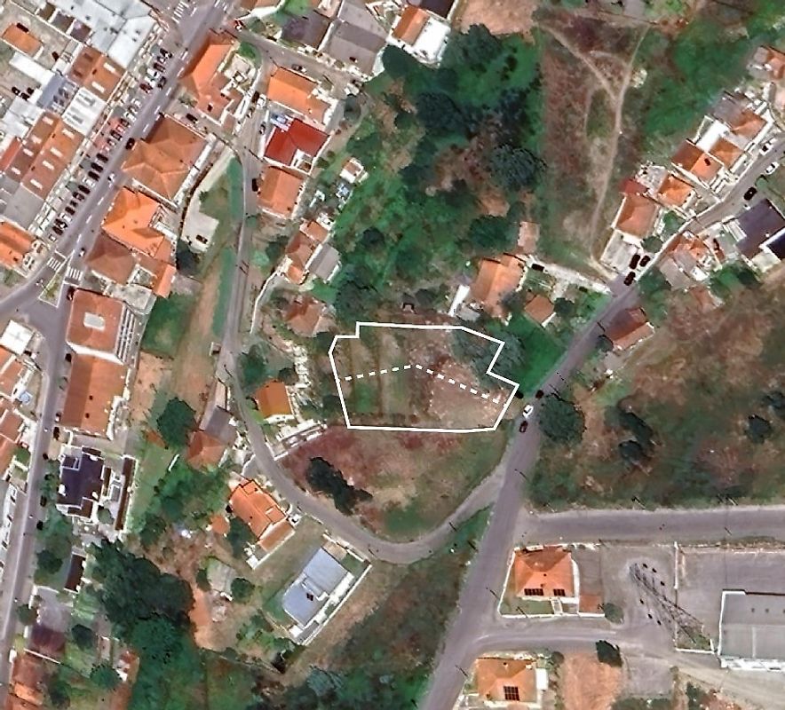 Land for sale in Paredes, Portugal — €165,000