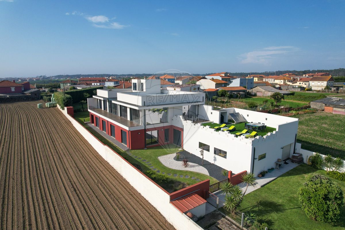 Moradia T4 para venda