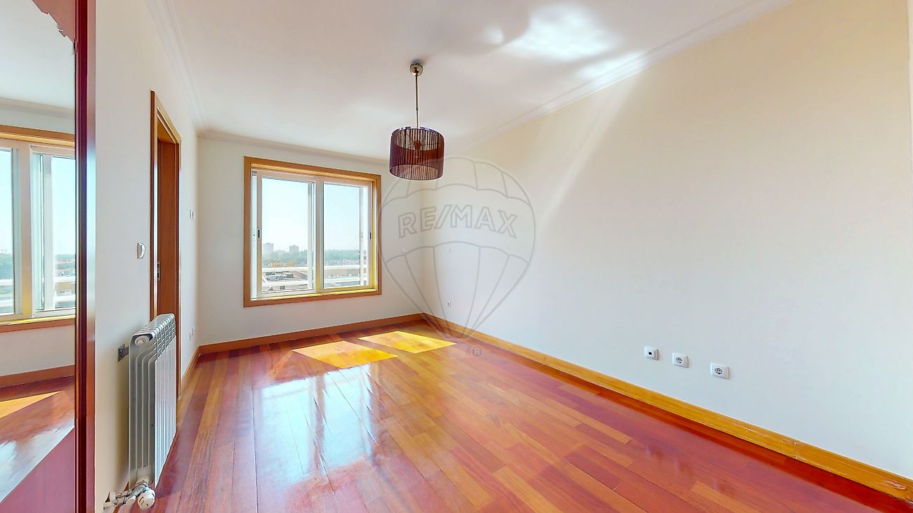 listing 120741172-608 picture-0