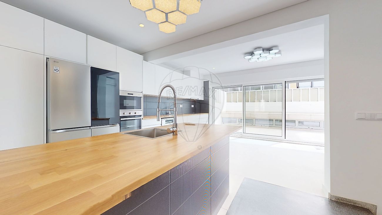 Apartamento T4 à venda em Porto