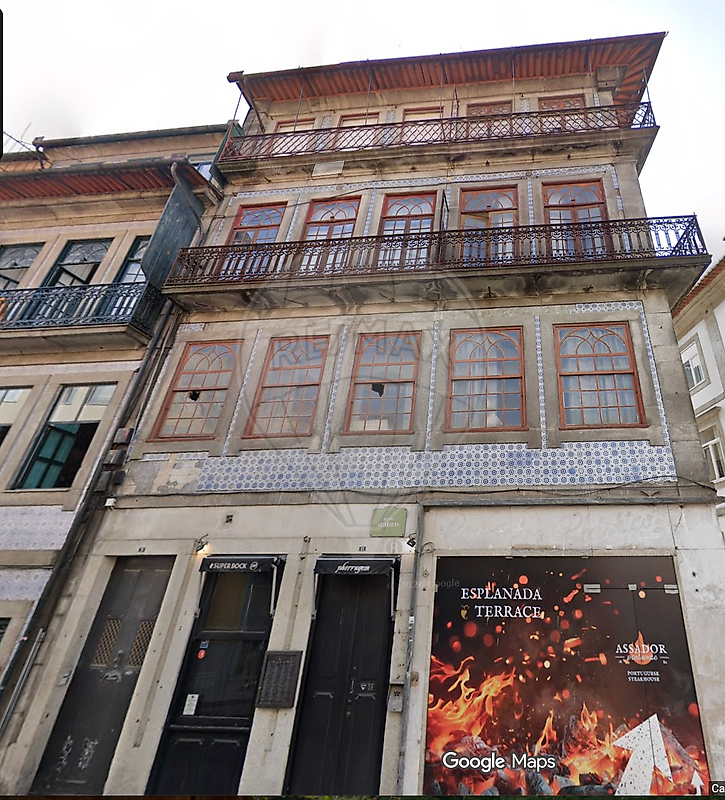 Apartamento T11 à venda em Porto