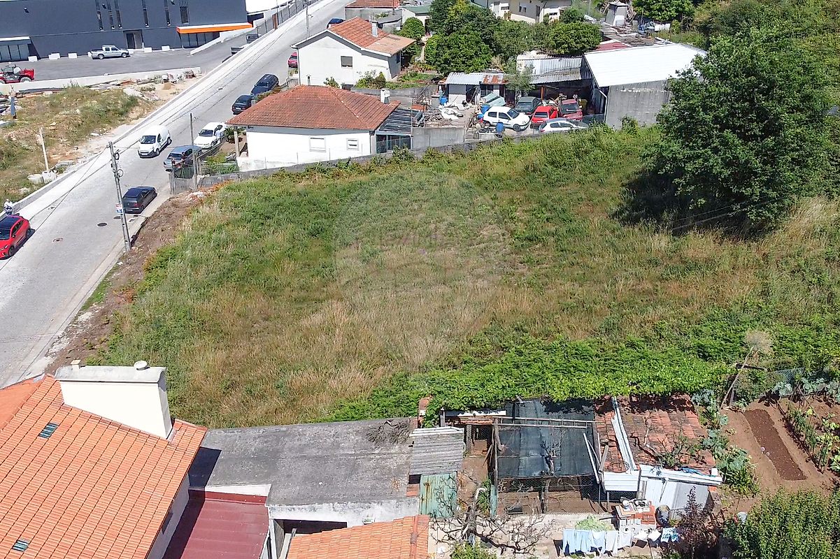 Land for sale in Santo Tirso, Portugal — €120,000