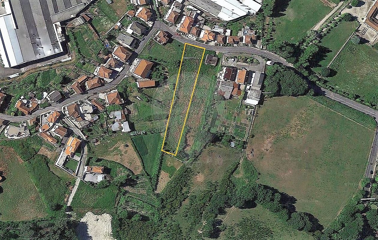Land for sale in Paços de Ferreira, Portugal — €165,000