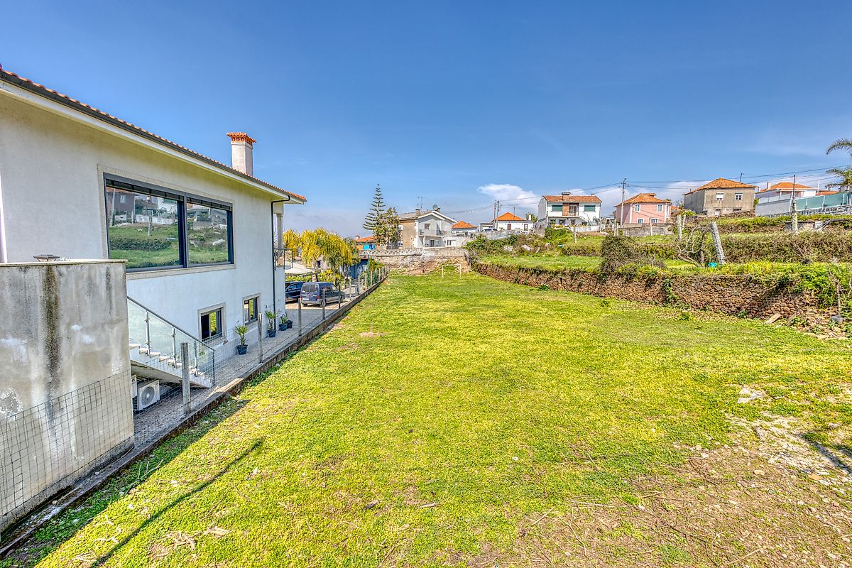 Land for sale in Santo Tirso, Portugal — €150,000