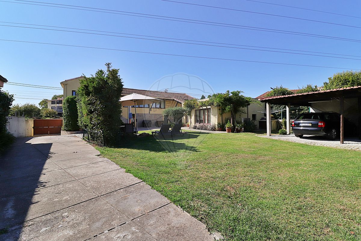 Moradia T4 para venda