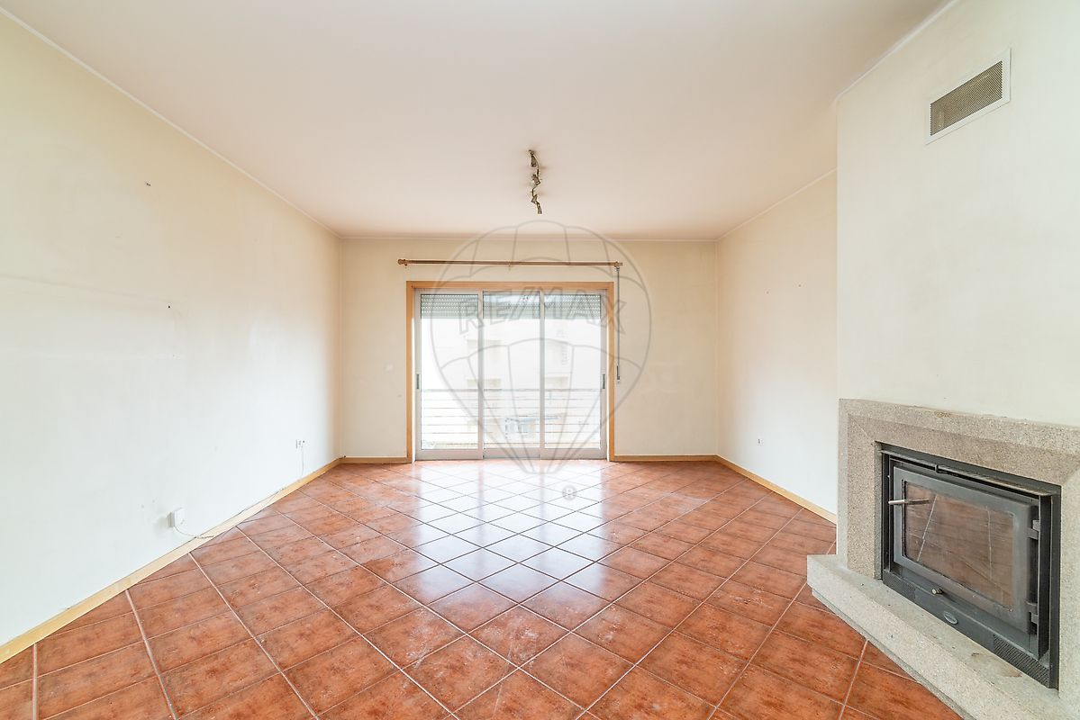 Apartamento T3 à venda em Paços de Ferreira