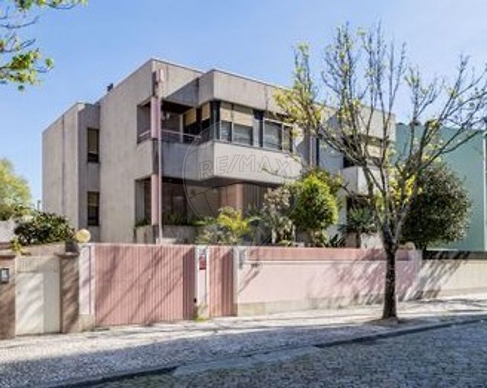 Moradia T4 à venda em Porto