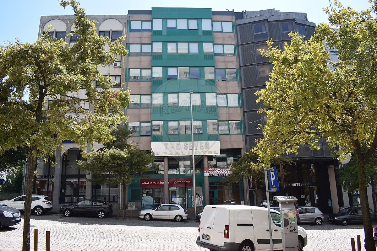 Prédio à venda em Maia