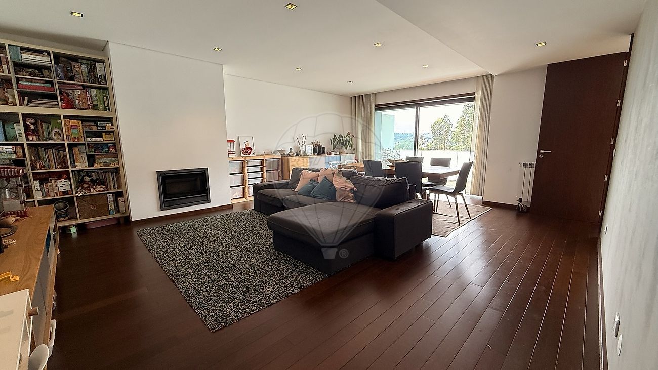 Apartamento T3 à venda em Maia