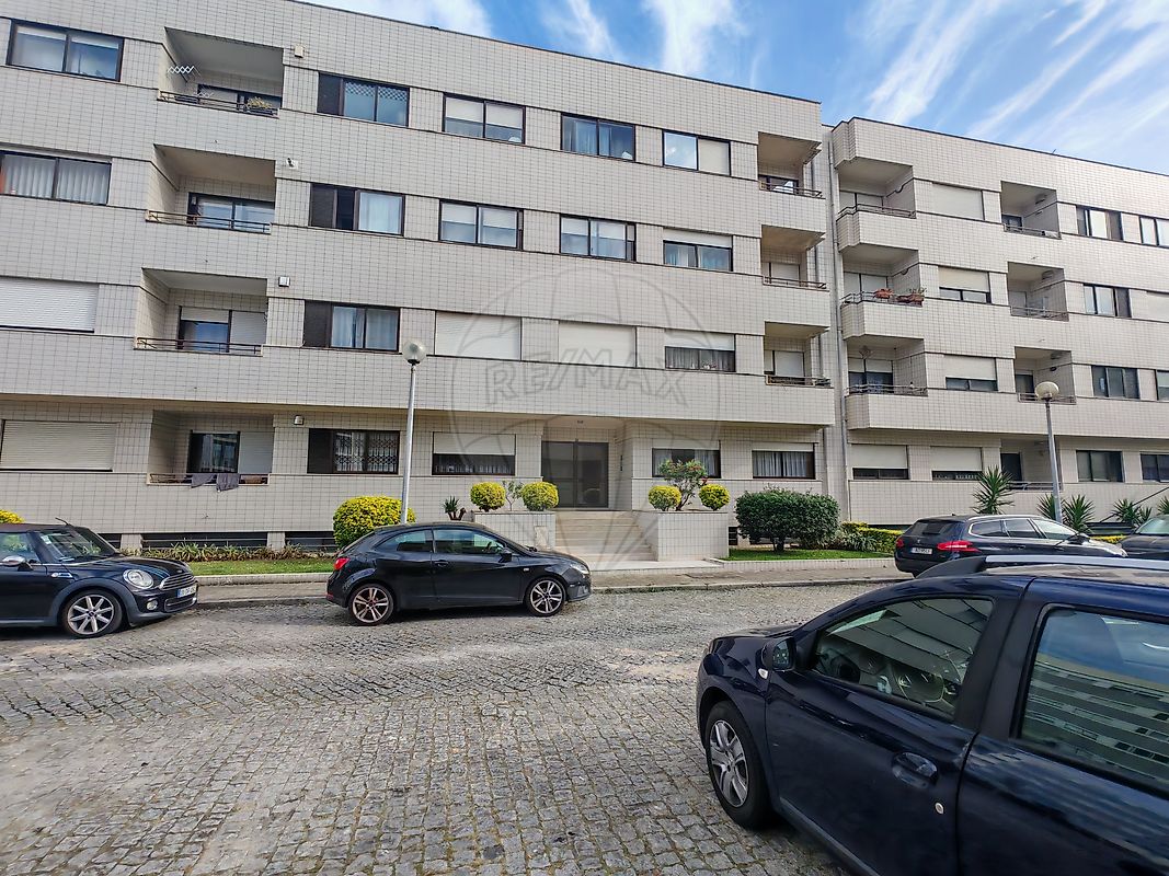 Apartamento T2 à venda em Maia