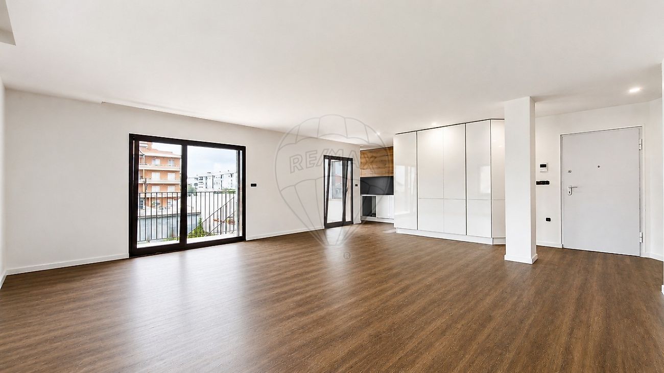 Apartamento T3 à venda em Trofa