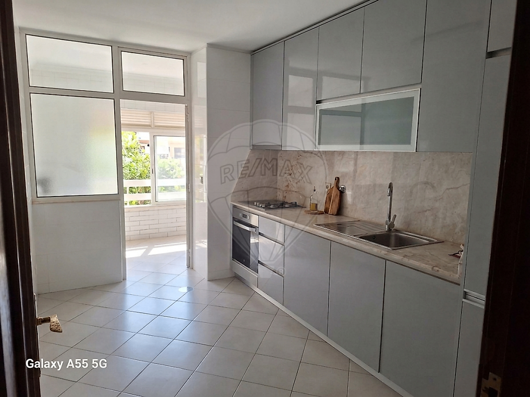 Apartamento T2 para arrendar em Maia