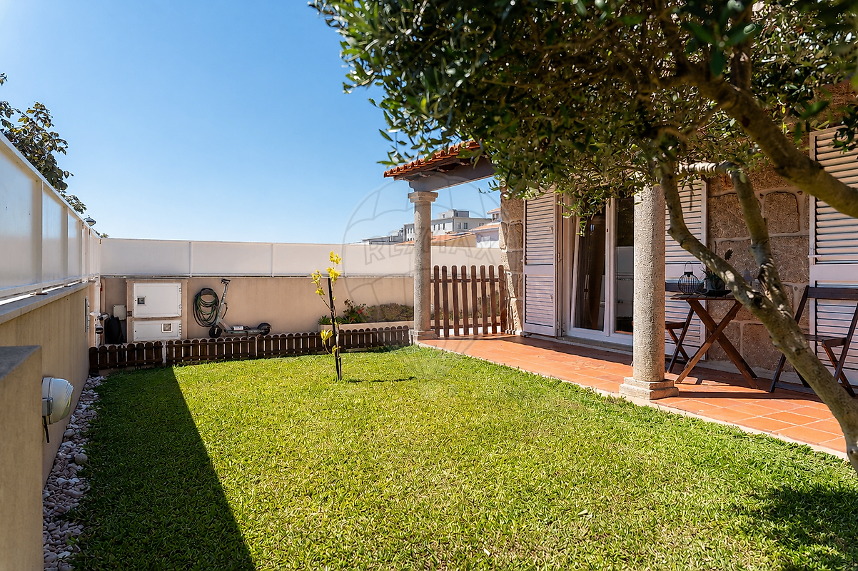 Apartamento T5 à venda em Maia
