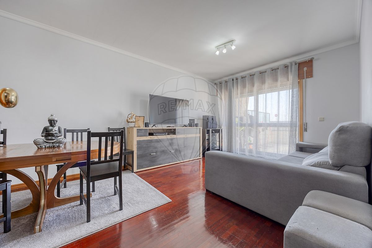 Apartamento T2 à venda em Maia