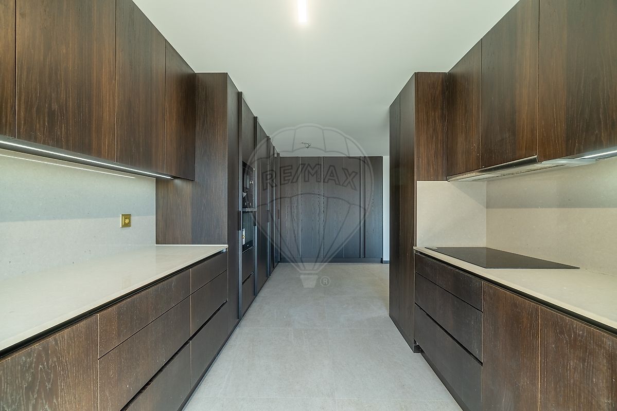 Apartamento T4 à venda em Lordelo do Ouro e Massarelos, Porto — foto 8