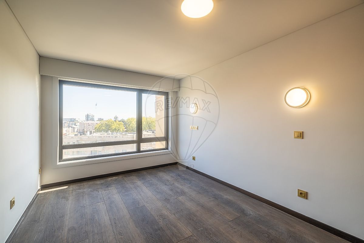 Apartamento T4 à venda em Lordelo do Ouro e Massarelos, Porto — foto 17