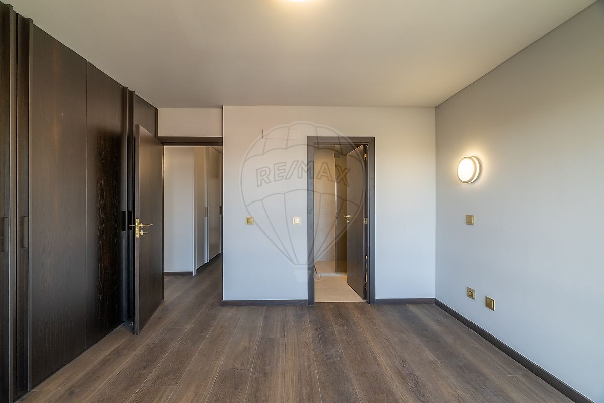 Apartamento T4 à venda em Lordelo do Ouro e Massarelos, Porto — foto 16