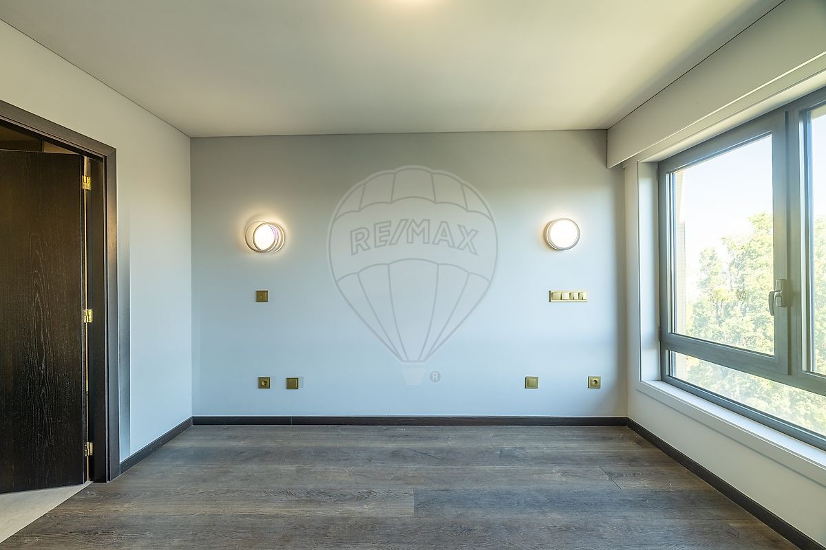 Apartamento T4 à venda em Lordelo do Ouro e Massarelos, Porto — foto 11