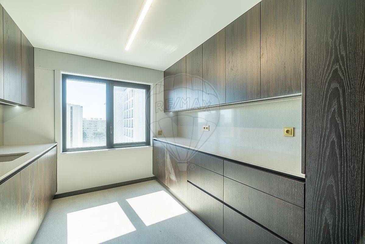 Apartamento T4 à venda em Lordelo do Ouro e Massarelos, Porto — foto 10