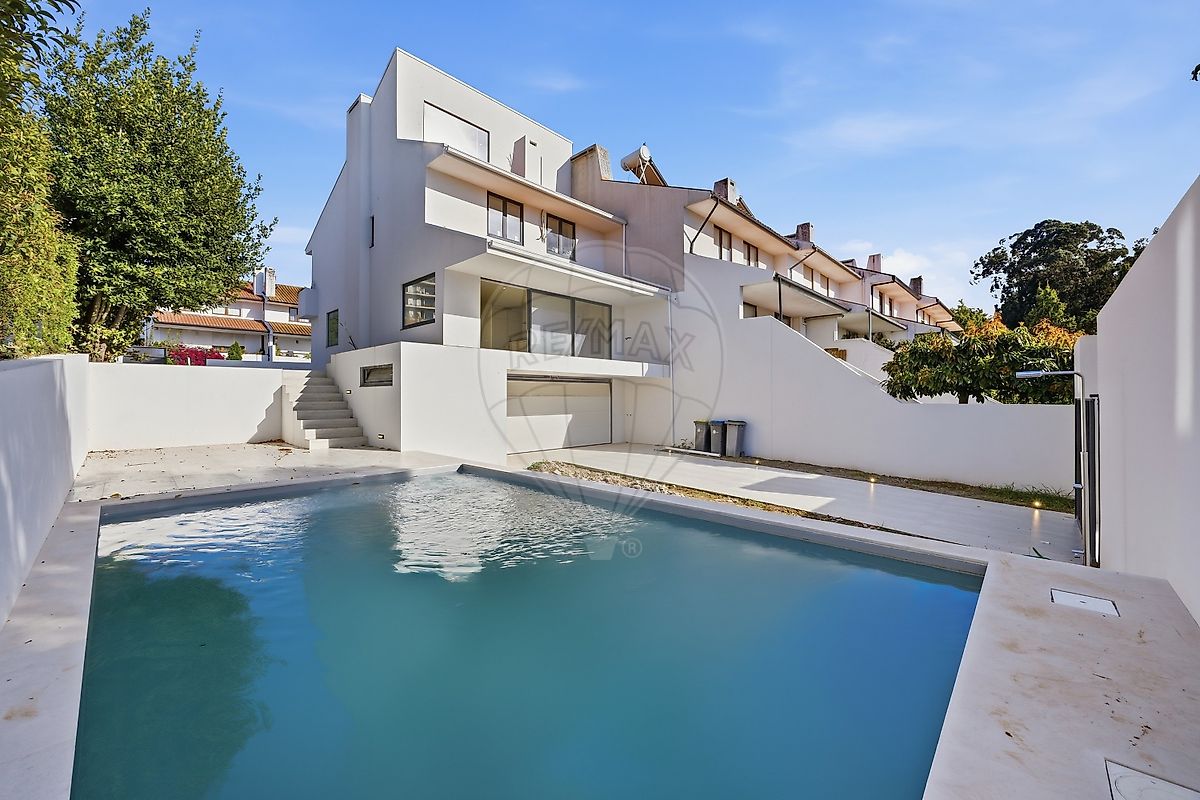 Apartamento T4 à venda em Maia
