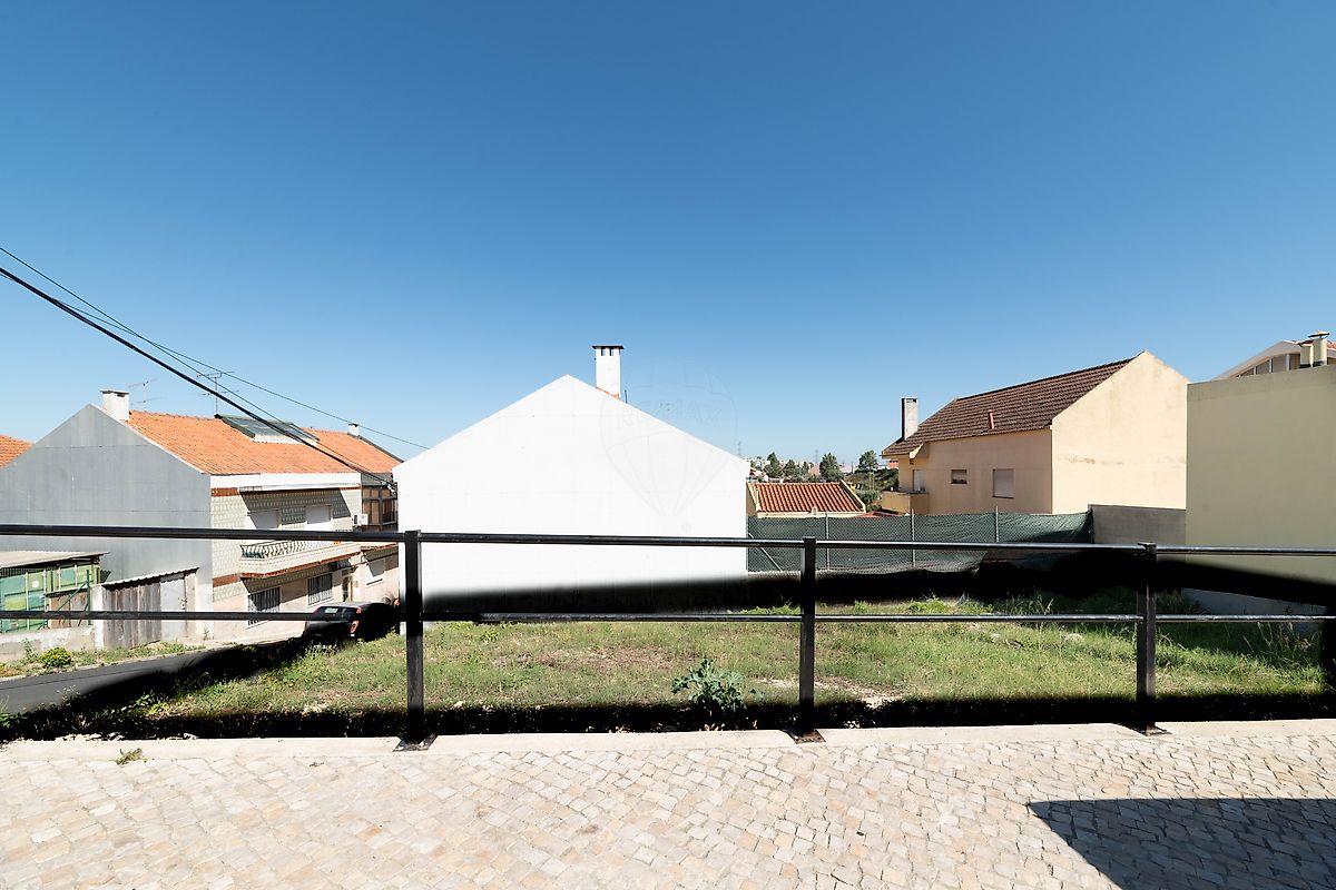 Terreno em Loures